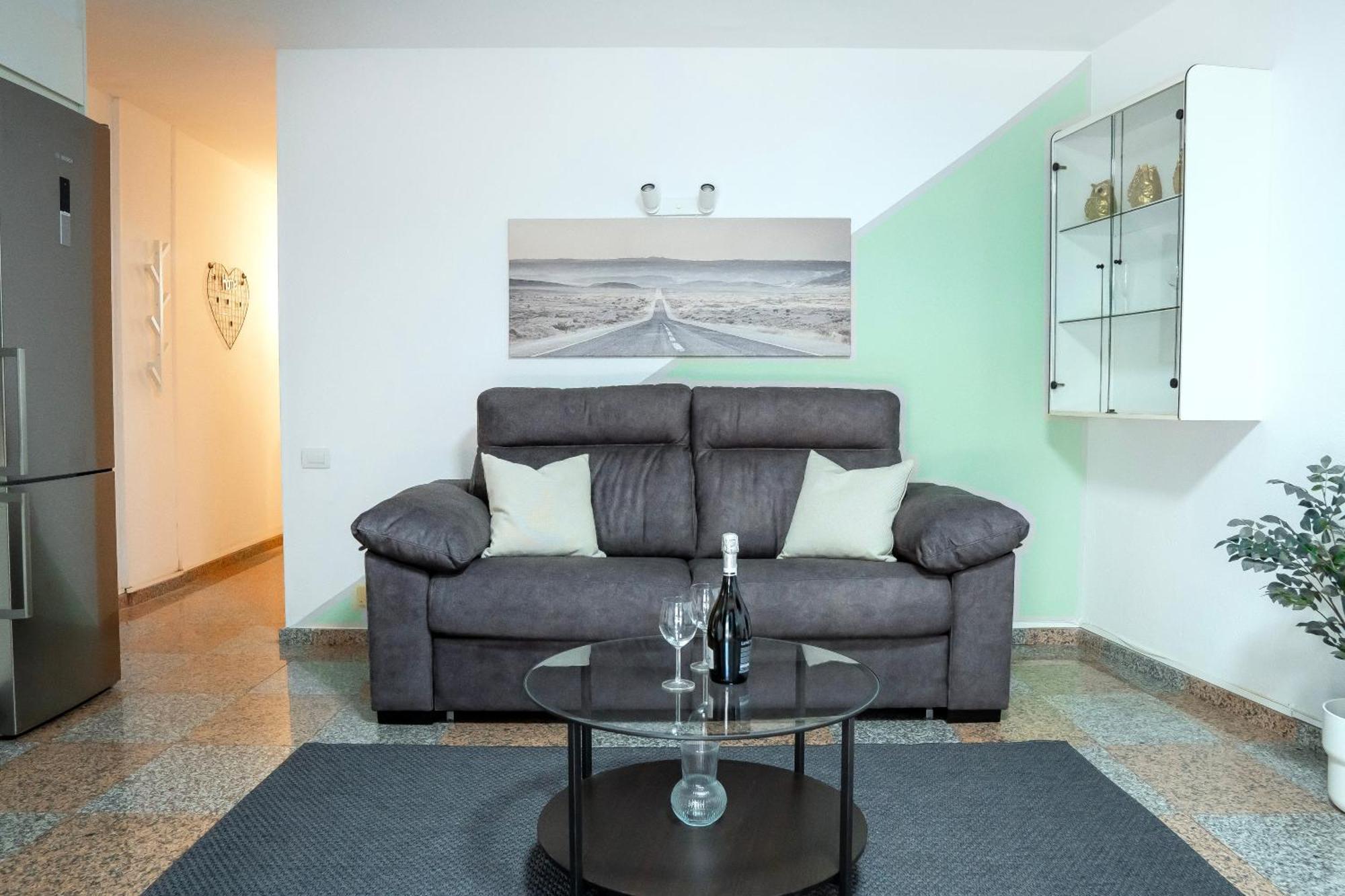 Apartment Cosy 1bd Near Playa De Americas, 208 *